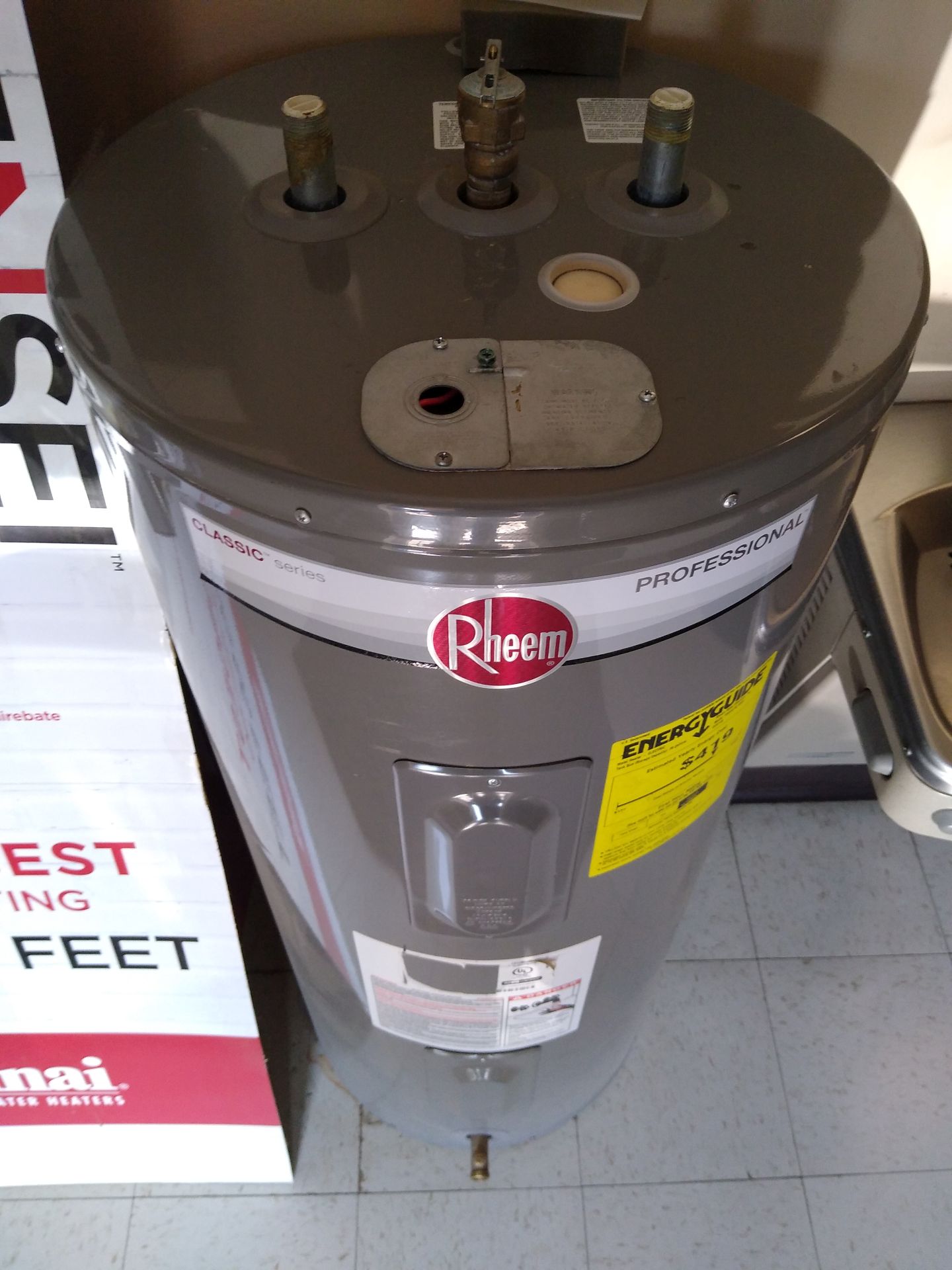 Showroom Plumbers Wholesale Supply